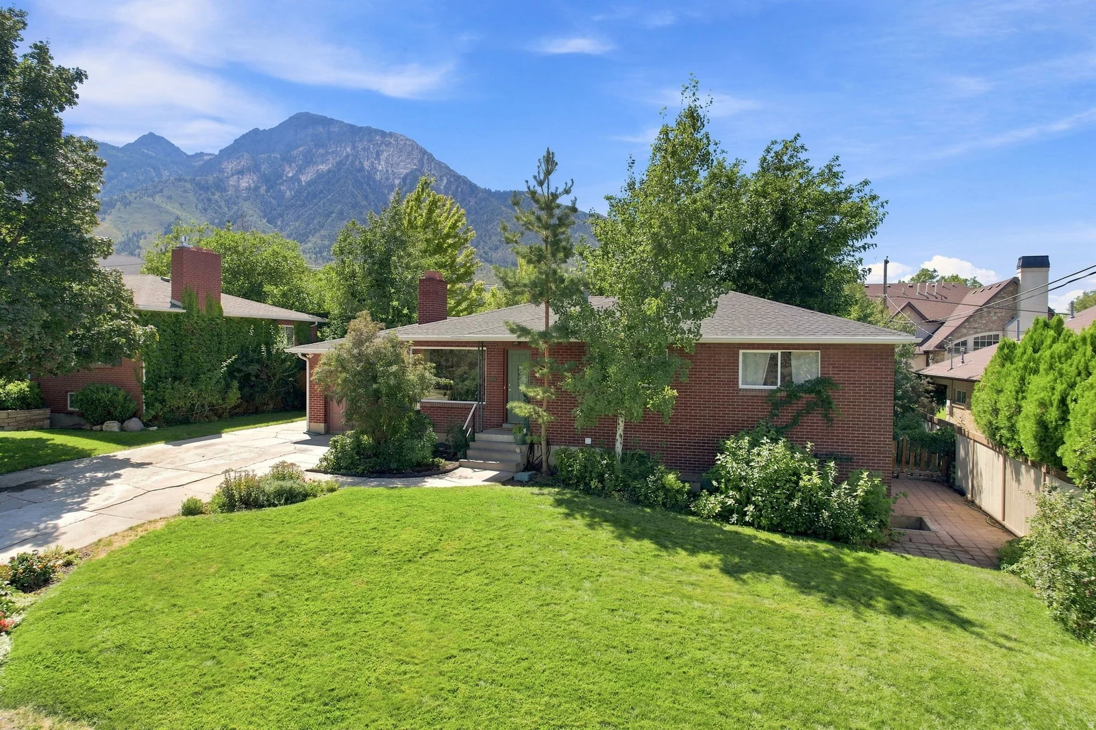 3356 E Birch Cir — property photograph 1